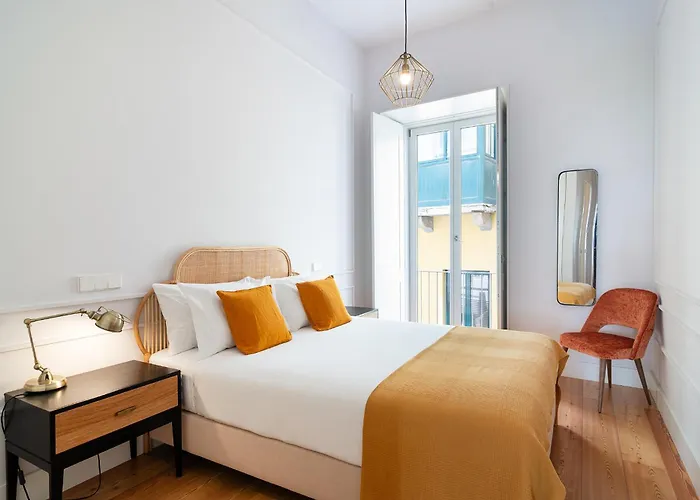 Unique Chiado, 2 Bedroom Deluxe شقة