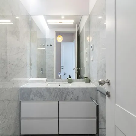 דירה Unique Chiado, 2 Bedroom Deluxe ליסבון
