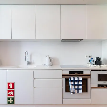 Апартаменты Unique Chiado, 2 Bedroom Deluxe Лиссабон