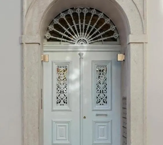 Unique Chiado, 2 Bedroom Deluxe Apartment *