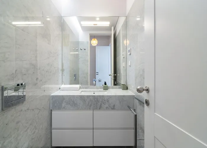 Apartment Unique Chiado, 2 Bedroom Deluxe Lisbon