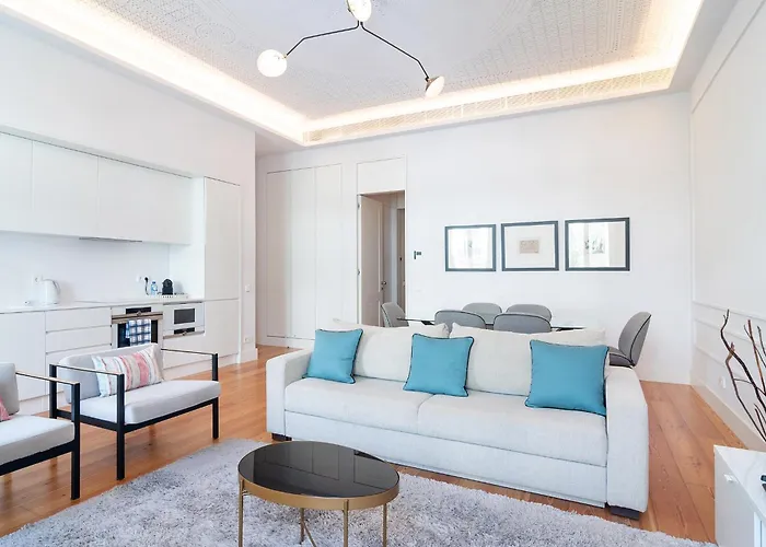 Unique Chiado, 2 Bedroom Deluxe Apartment Lisbon