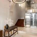 Unique Chiado, 2 Bedroom Deluxe Apartment *